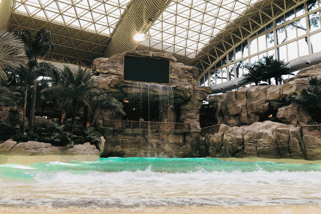 7亿元打造的森林亲子王国!9200㎡恒温水上乐园 360°巨型透明穹顶!