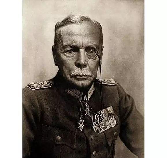 而塞克特因病回国后,他的继任者法肯豪森将军继续帮助中国整训军队