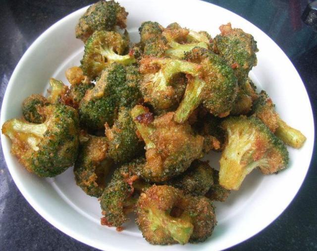 西兰花别只会爆炒了,学会"这一招"做成油炸西兰花,香酥下饭
