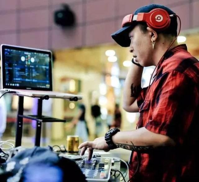 科普| 《这!就是街舞2》最不可或缺的男人:dj李玉龙