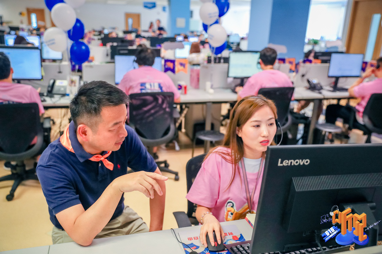 做了一天兼职客服的梁建章说倾听客户声音是每天要做的事