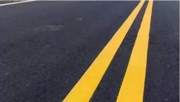 黄色单实线/双实线