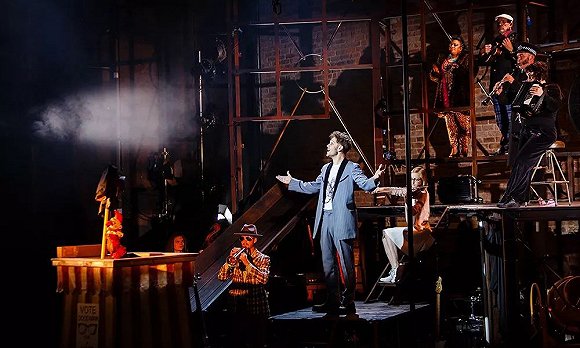 秃头歌女揭幕国际戏剧邀请展中外好戏亮相中国大戏院