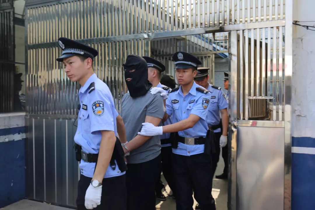 日照中院开庭审理张守玉等19人黑社会性质组织案