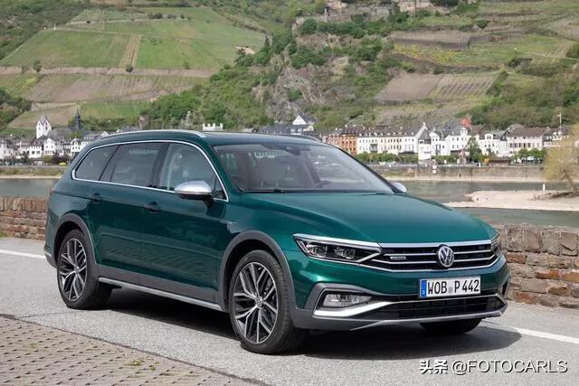 全新大众帕萨特alltrack实拍,白色内饰质感满分,这旅行车太帅