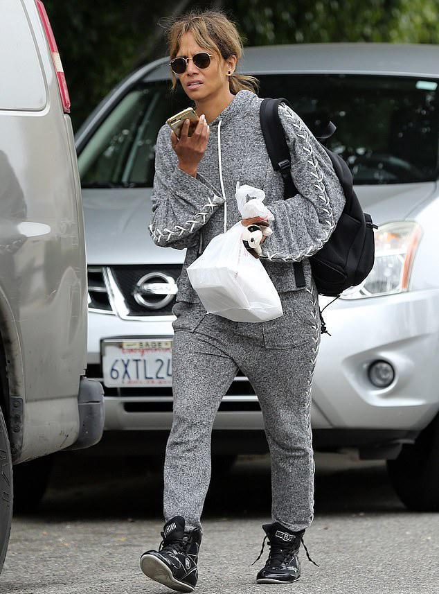 惨遭家暴致失聪,最美影后哈利贝瑞臃肿发福星味全无