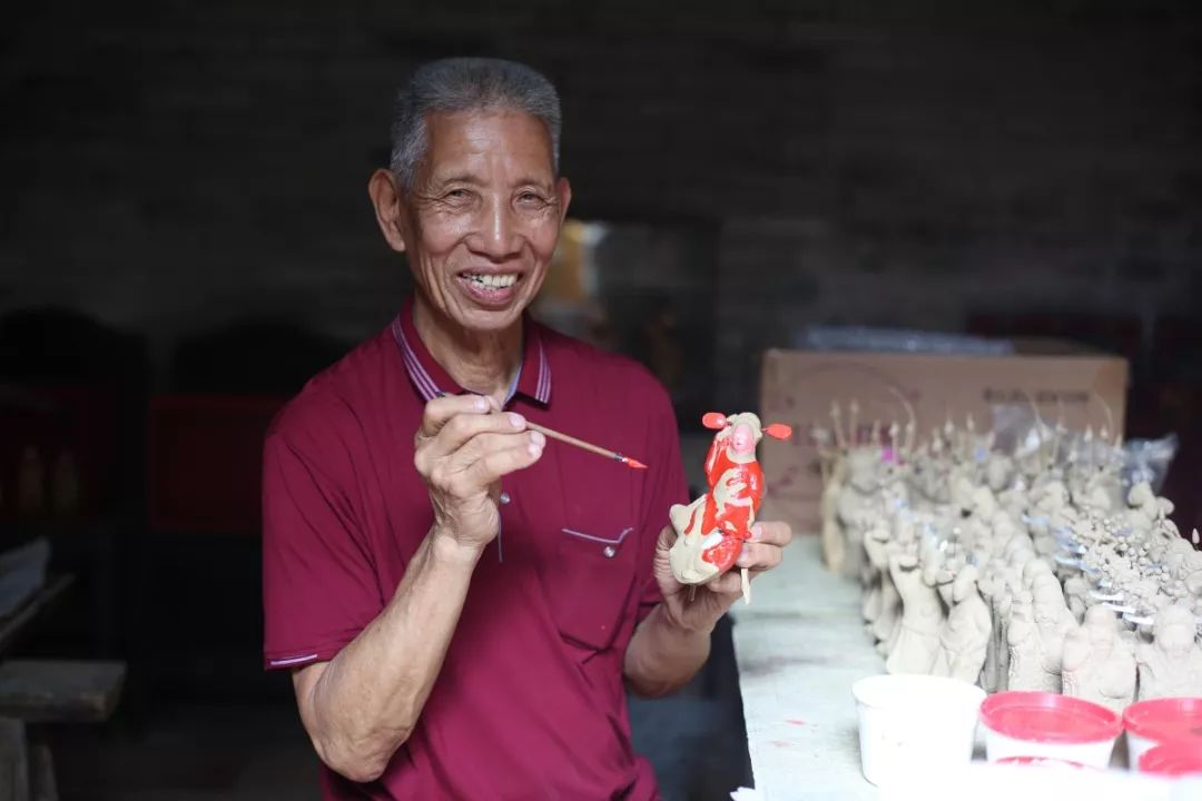 东莞故事之五十一|茶山有条街,曾经卖这些泥公仔卖到成行成市