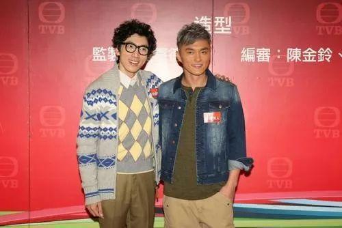 不止刘青云周星驰 这些香港明星居然都在TVB剧集里演过亲兄弟|_新浪娱乐_新浪新闻