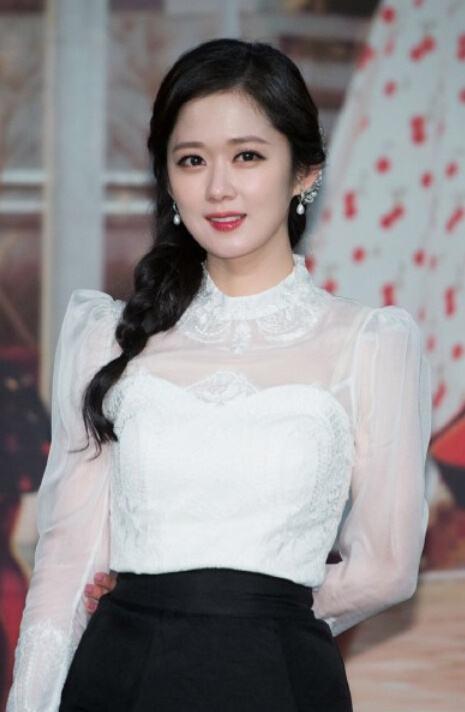 38岁#张娜拉#近照曝光,曾红得发紫现沦为商场柜员,脸上伤痕明显!