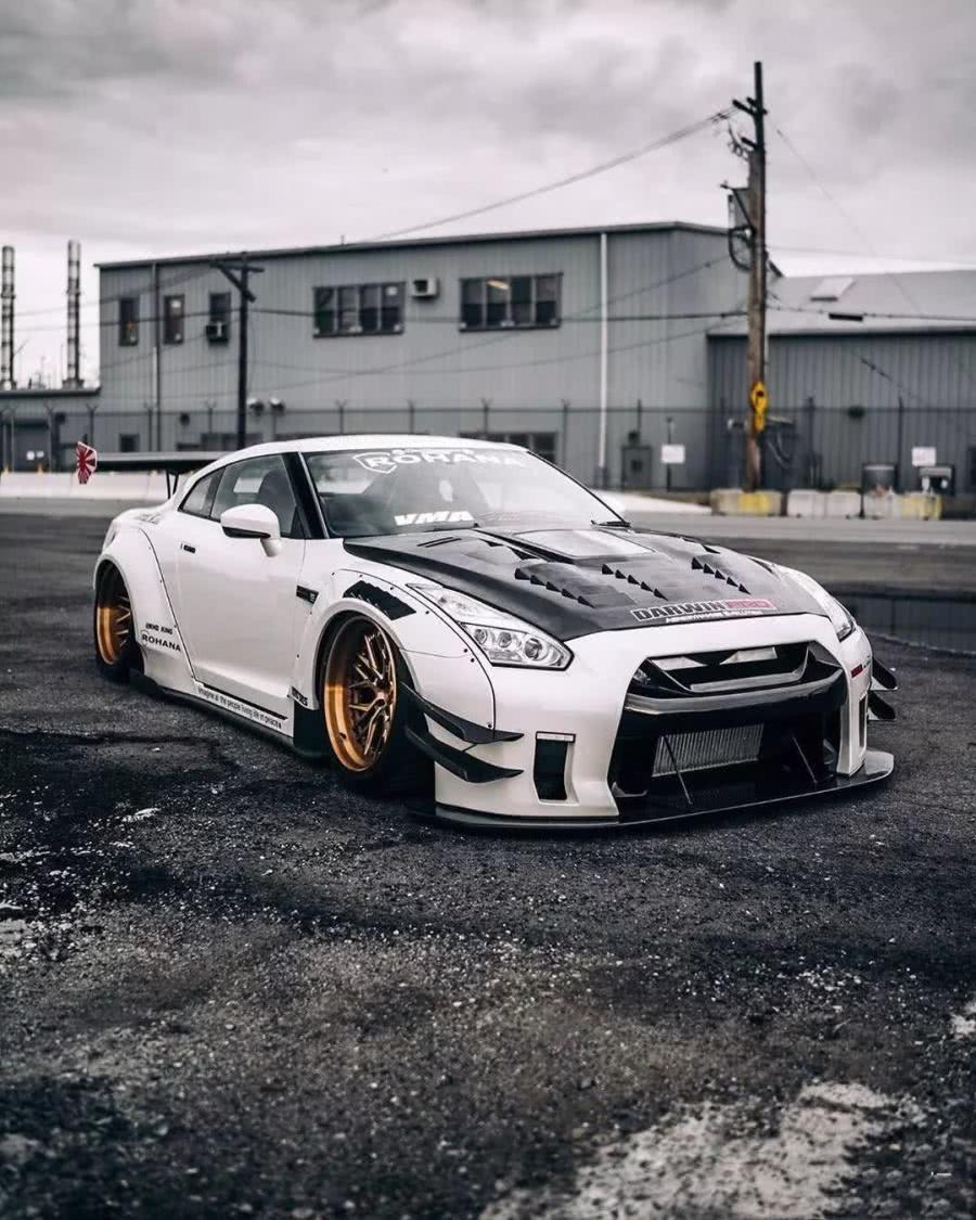 车主爆改gtr动力性能翻倍,网友:这台车诠释了改装的重要性!