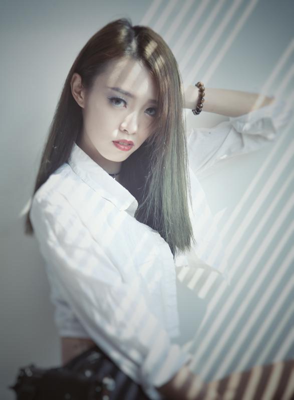 由李梓欣出演的,外形娇美却生性残暴的萝莉杀手罗拉.