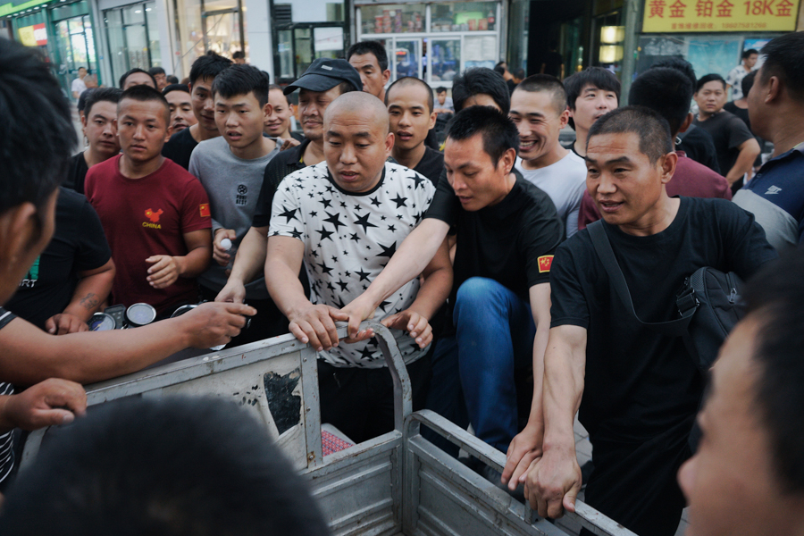 马驹桥日结工:按天结算的日子|承包人|工人们_新浪新闻