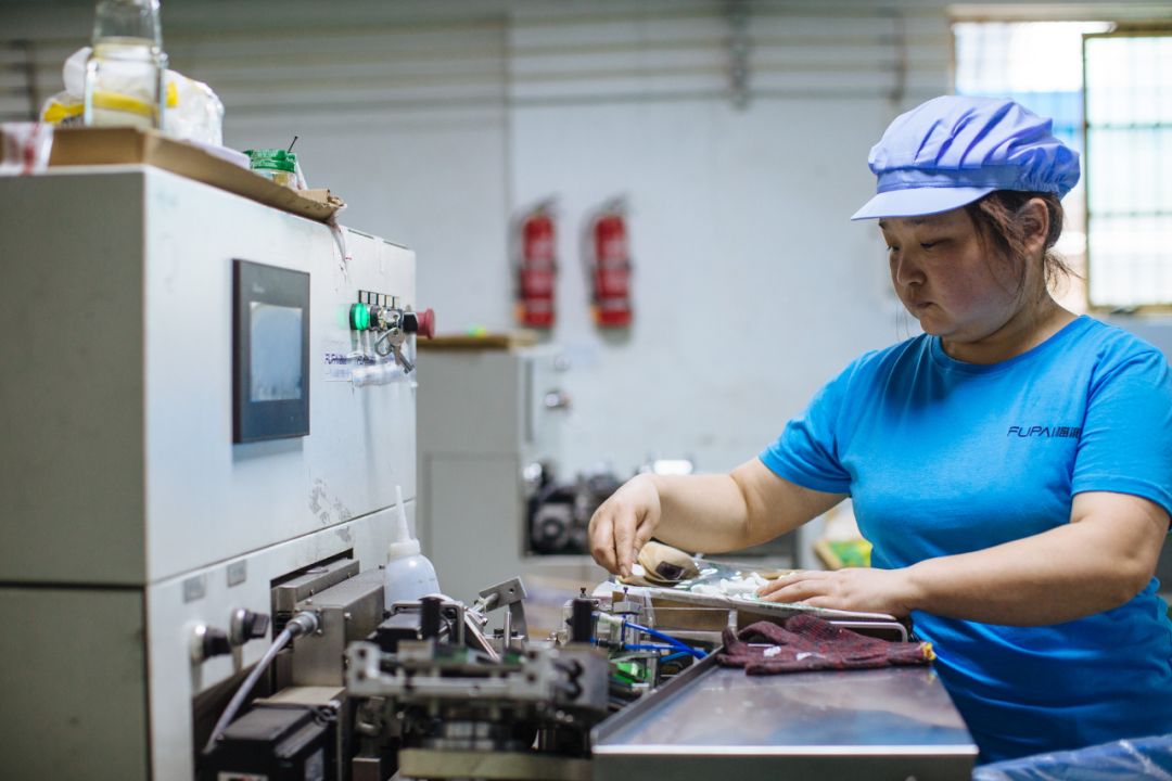 浙江台州电动牙刷生产企业福派生产车间。