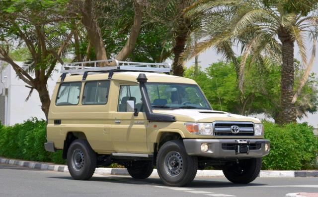 丰田lc78硬派越野车看起来非常的经典