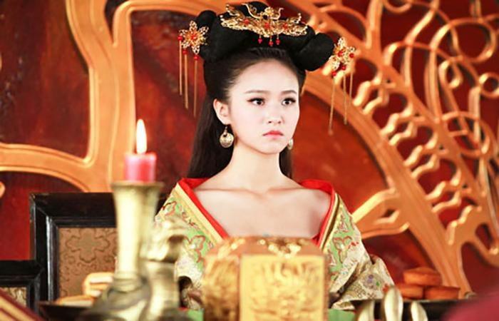 历史上最顽强的皇后，5次被废6次被立，儿子最后成为匈奴太子|羊献容|刘曜|皇后_新浪新闻