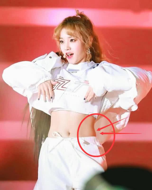 有一种"赘肉"叫宋雨琦的肚子,穿露脐衣表演,被她的小肚腩圈粉