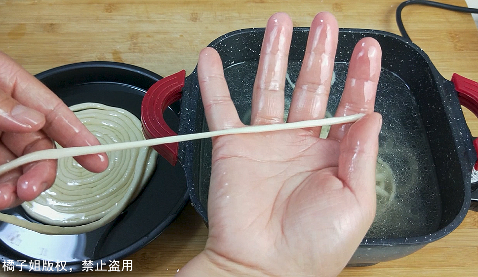 面条我从来不买,教你秘制新做法,一根面煮一锅,连吃10天也不