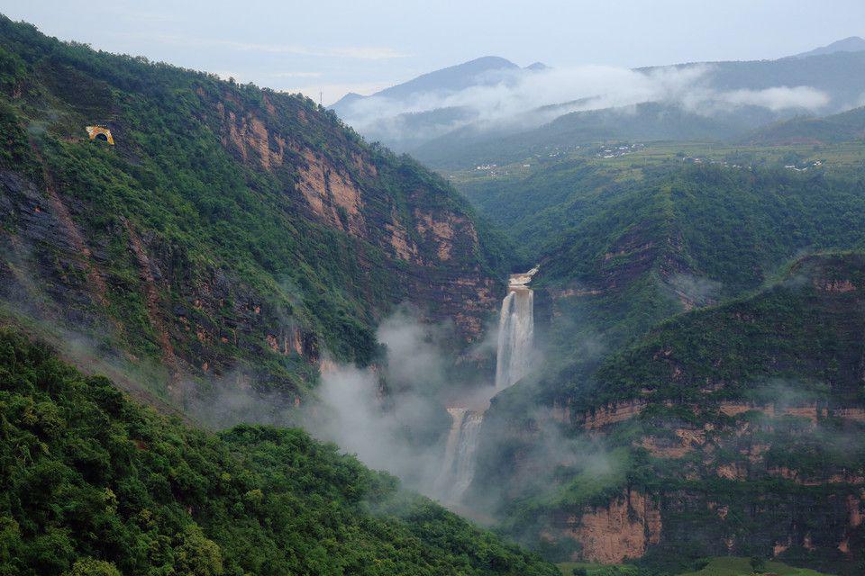 云南最美瀑布,楚雄大姚三潭瀑布,不管什么人,看了都会被迷住!