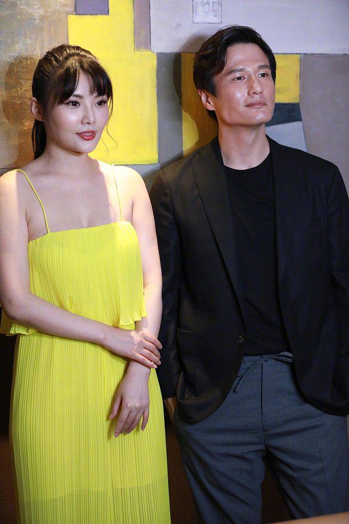 徐冬冬尹子维恋爱后首公开亮相男友看大嫂满脸宠溺