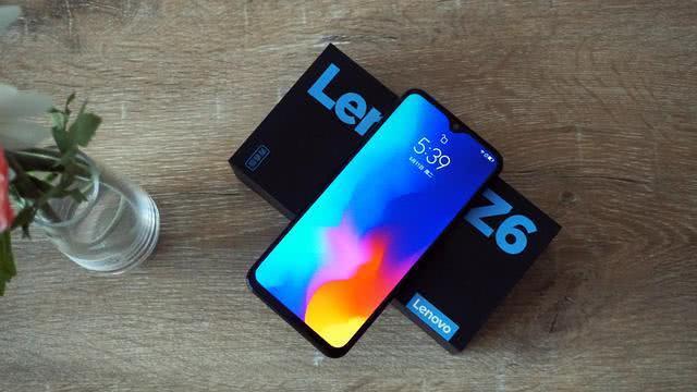 亮点1:轻薄联想z6pro采用6.3英寸屏幕,机身尺寸为156.6×74.3×7.