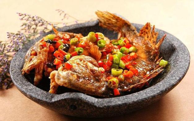 闻起来臭吃起来香的徽州菜;臭鳜鱼