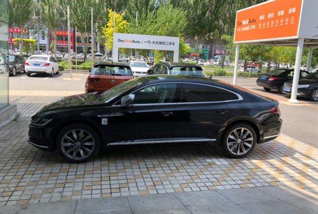 19款大众cc到店,幻影黑 国六动力,大溜背比奥迪a4l帅气!-新浪汽车