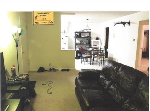 被告公寓客厅（图：世界日报）