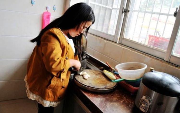 善良贤惠的媳妇被婆婆赶走,新媳妇进门后,婆婆度日如年