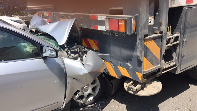 高速连发两起追尾事故,皆因司机疲劳驾驶