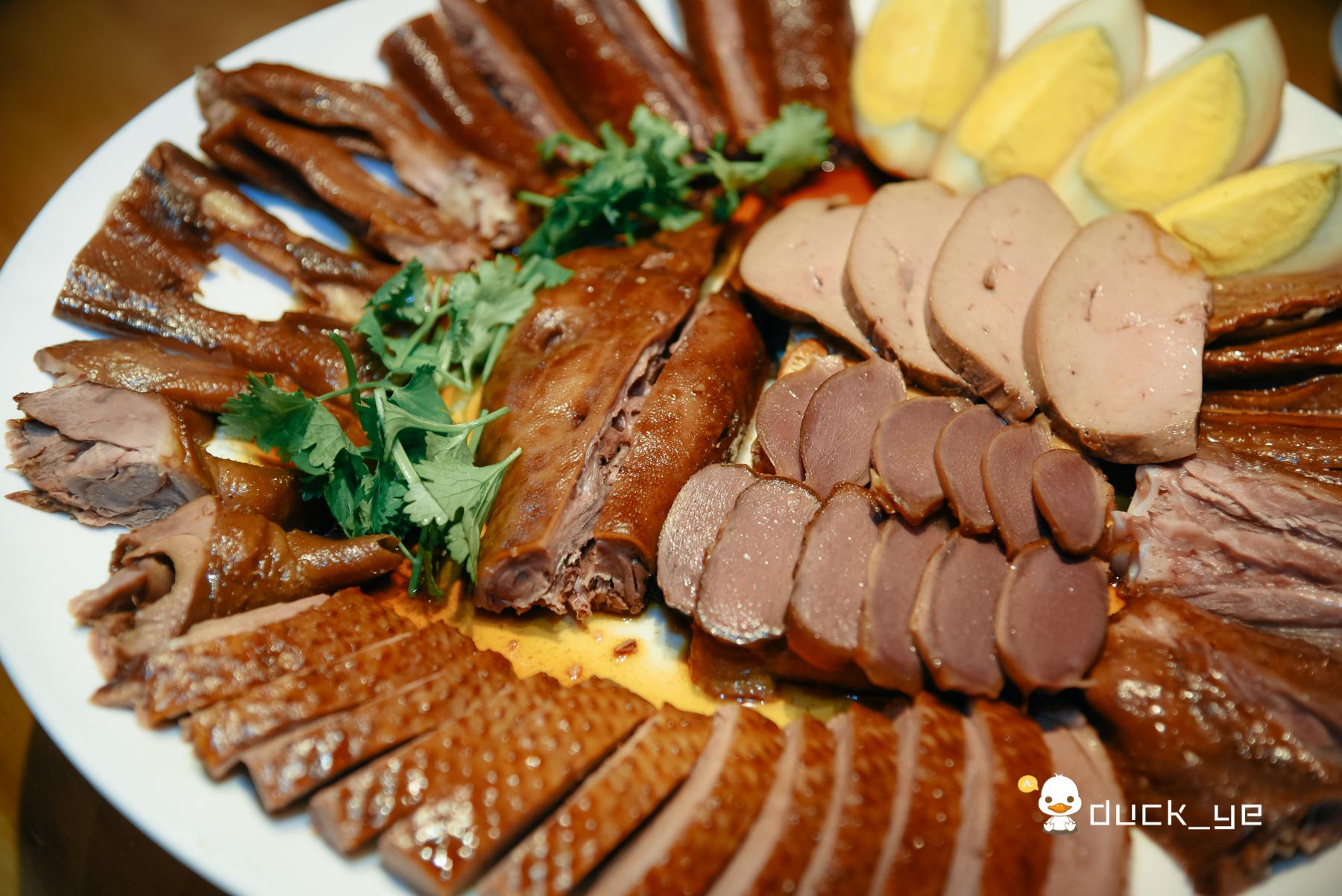 狮头鹅养几个月鹅冠才有这么大?