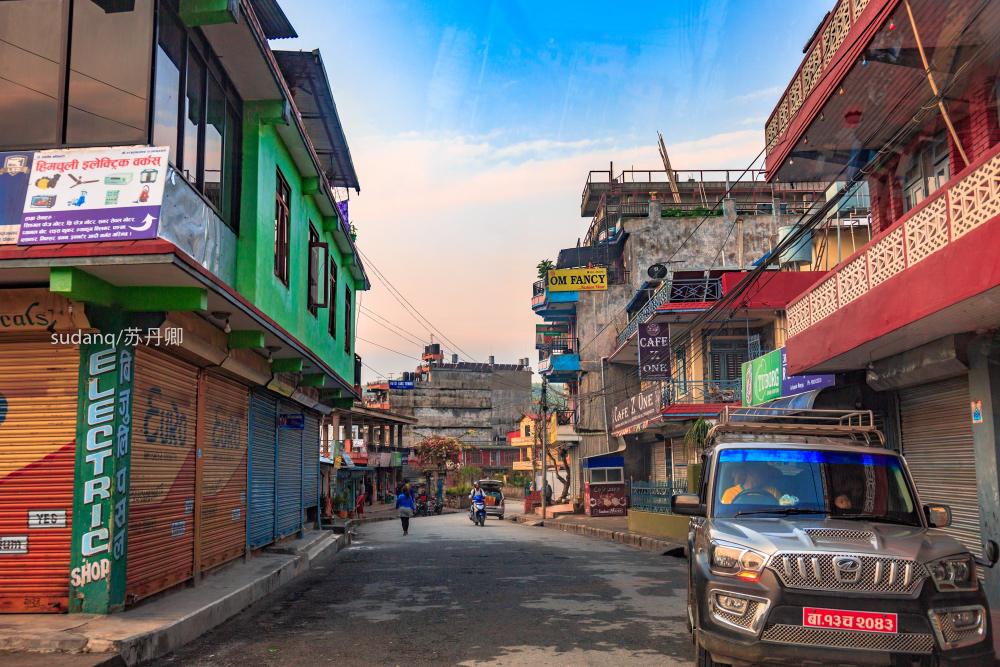 博卡拉尼泊尔的另一个世界城市像是田园房子涂满色彩