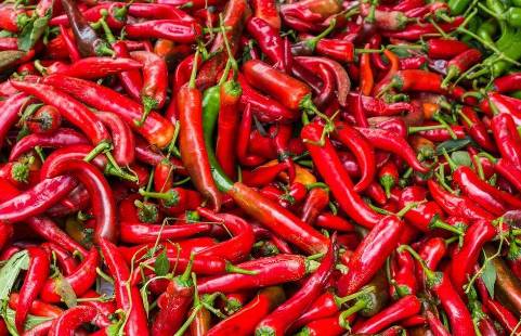 火辣辣的情,火辣辣的爱,火辣辣的辣椒酱吃起来