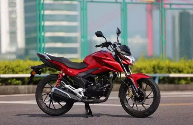 新浪看点# 万元级国四街车:本田cbf125r,. 来自白色车神 - 微博