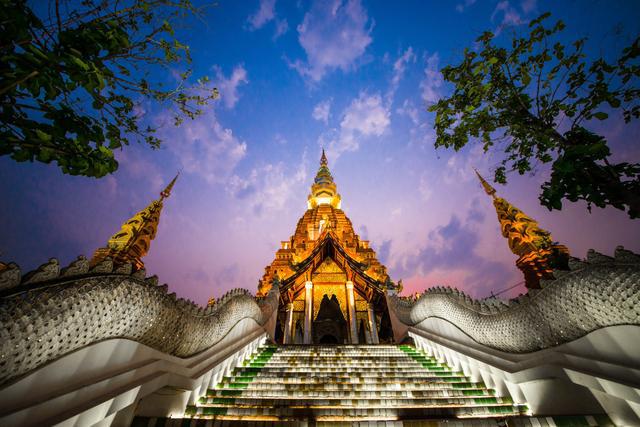 自驾缅甸小勐拉一日游,能用人民币能吃到川菜,当地美女说普通话