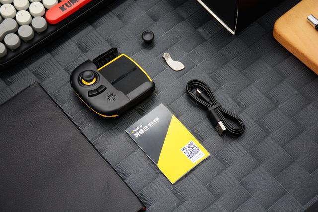 掌握了王者和吃鸡的秘密武器:飞智黄蜂2单手手柄体验,超强悍