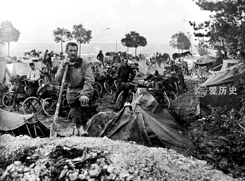 一战时法军镜头下最残酷的战壕战争机关枪成了最快的人肉收割机