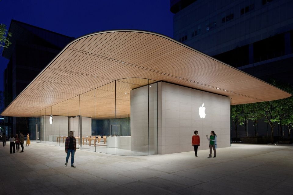 台北的第二家applestore开业了设计风格体现了苹果公司的最新设计理念