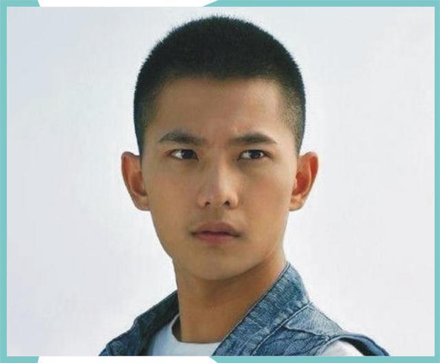 你会给自己理发吗?自己给自己理发很流行,头型不长得不好请放弃