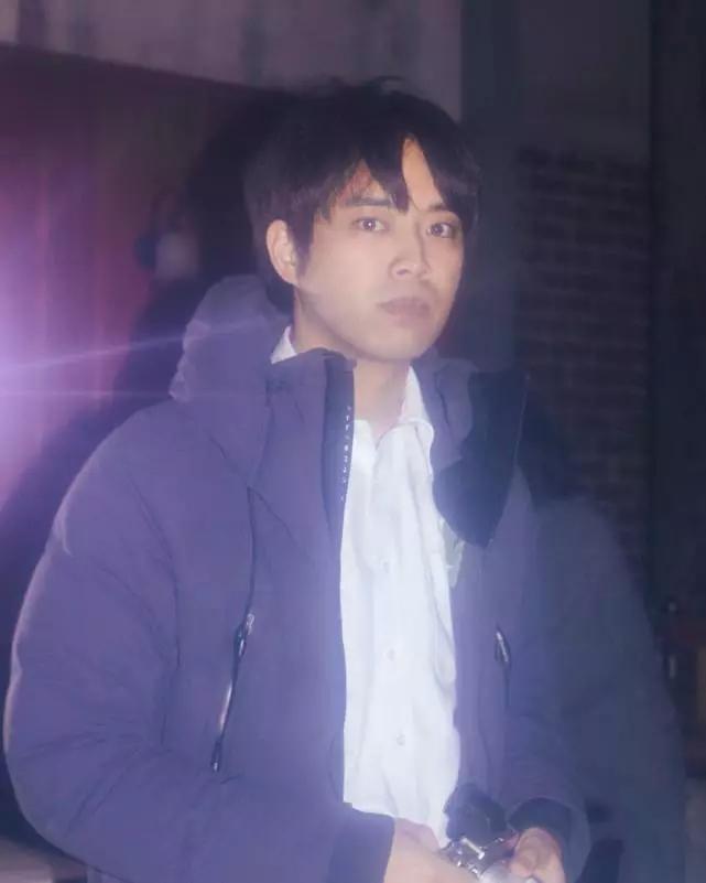 正面照的话,三浦佑太郎长得就有几分像母亲山口百惠.