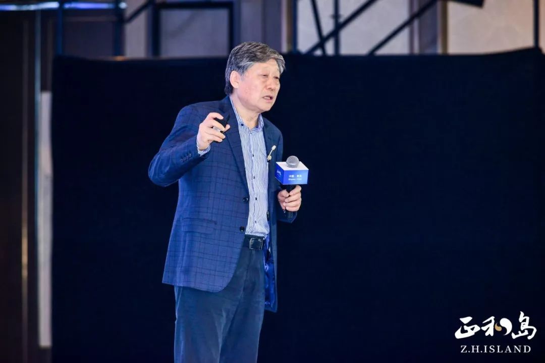 张瑞敏自以为非