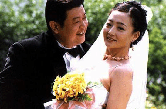 她是王志文最喜爱的徒弟, 与央视名嘴闪婚闪离, 二婚嫁圈外人|原华