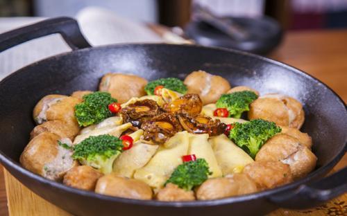 特色传统美食一品锅