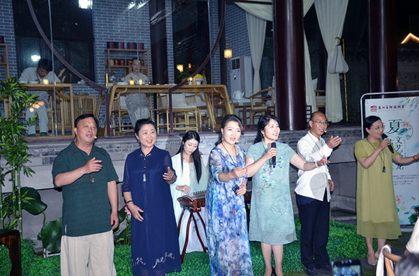 从兰亭序到雨巷一群朗诵者泰州放声过夏至