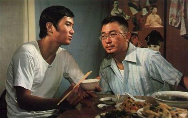 45年前许冠文一部经典喜剧片,原本有洪金宝的,上映时却被全删