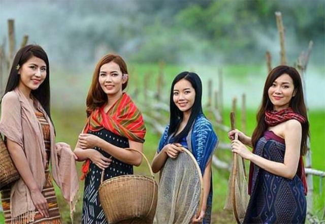 老挝美女询问要不要"抽烟",其实另有暗示,导游:婉拒为好!