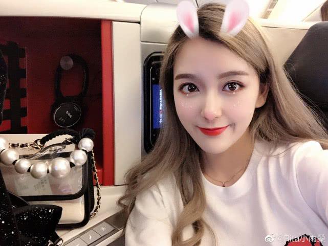 lpl美女解说rita巴黎参加时装周,粉丝却想念有她的解说席