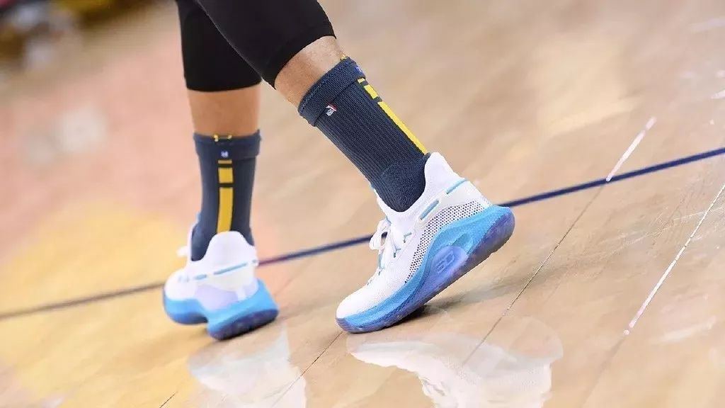 这赛季的精彩时刻,库里上脚哪几双curry 6呢?