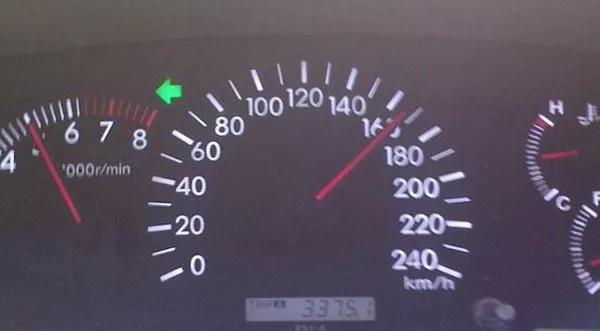 最高限速120km/h,为啥汽车的设计时速却那么高?