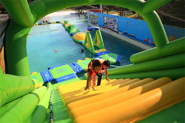 "亲子水上闯关"劲爽嗨爆泉城欧乐堡水上世界