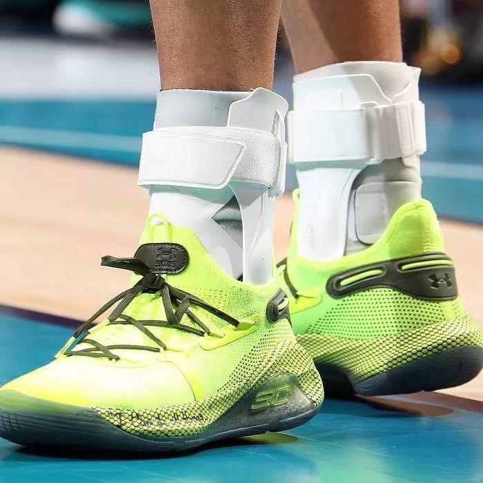 这赛季的精彩时刻,库里上脚哪几双curry 6呢?